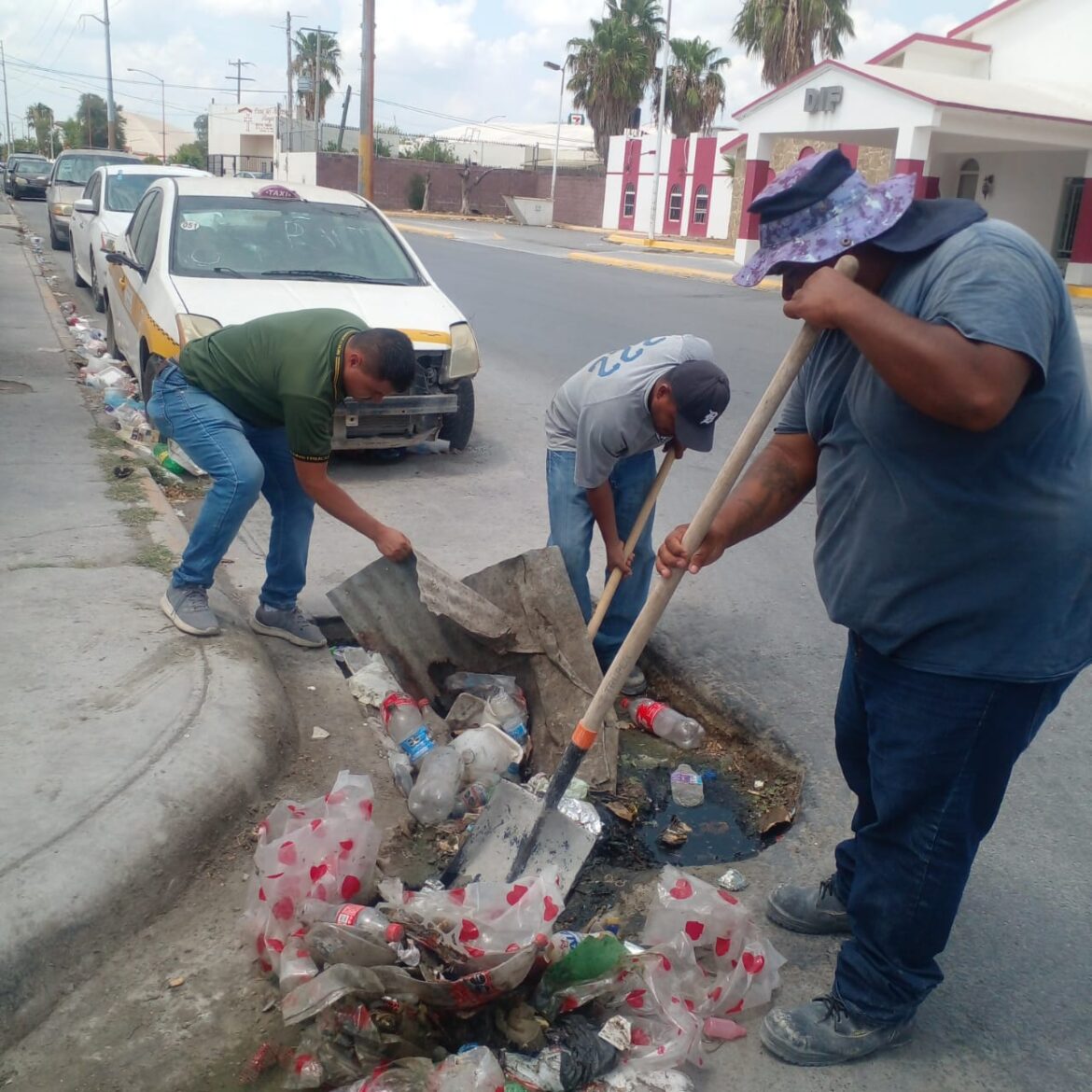 Agilizan R. Ayuntamiento de Reynosa y COMAPA labores de desazolve