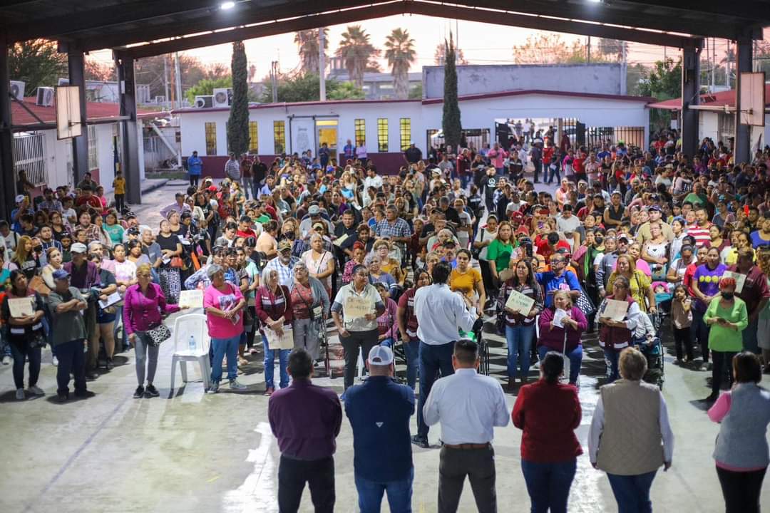 Regularizan vecinos de Voluntad y Trabajo su pago de agua potable