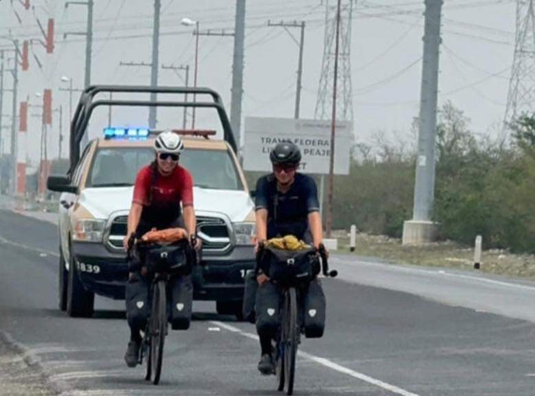 Ciclistas alemanas agradecen apoyo de la Guardia Estatal durante su paso por Tamaulipas
