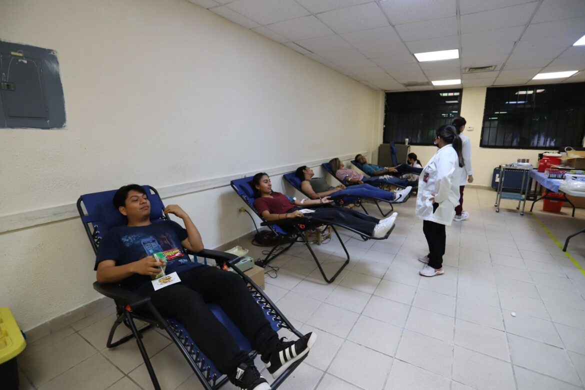 ALUMNOS DE LA UTTN SE SUMAN A CAMPAÑA DE DONACIÓN DE SANGRE